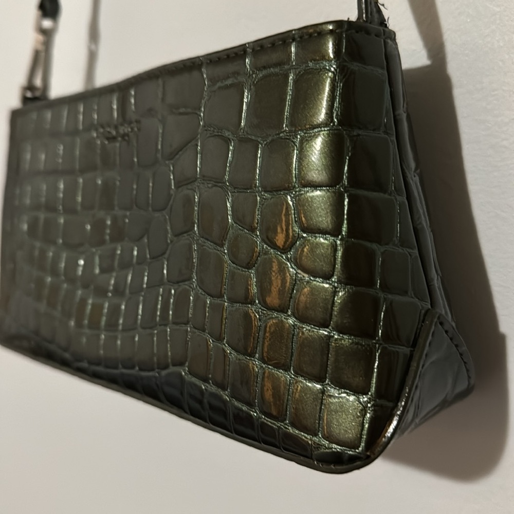 Kenneth Kole Reaction Mini Pebble Purse Metallic Pine - Picture 4 of 7